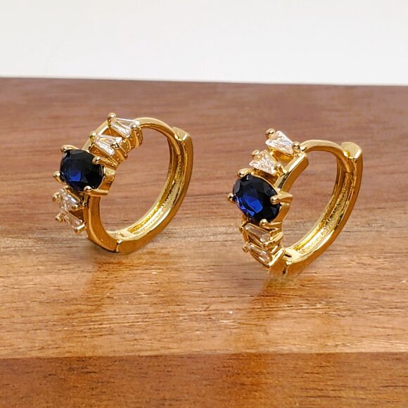 14K Gold Womens 2ct Blue Sapphire Gemstone 1ct Diamond Small Hoop Earrings NEW - Picture 4 of 4